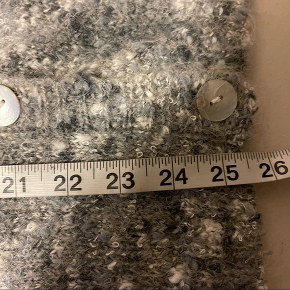 Alfred Dunner women’s mohair gray and white pearl buttons cardigan size small - Picture 5 of 9